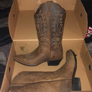Size 9.5 women’s artist boots